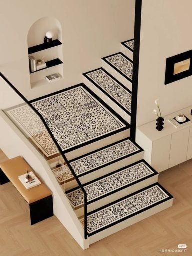 inspiration bel escalier carrelage noir et blanc formes linéaires